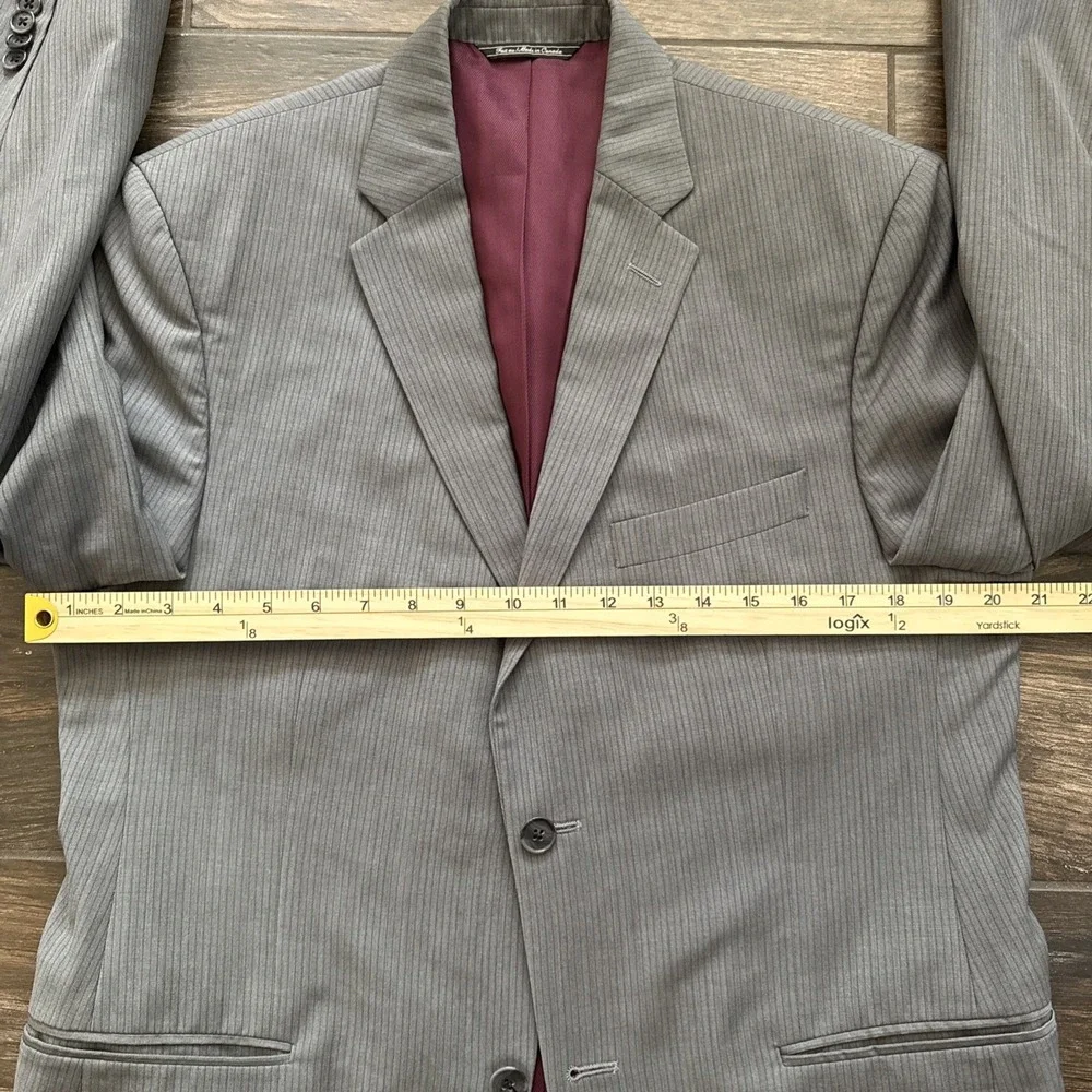 Saks Fifth Avenue Suit Men 40S 32x32 Gray Pinstripe 100% Wool Made in Canada